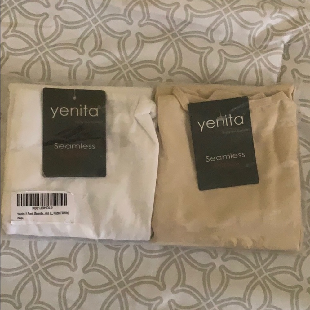 Two Pack of Seamless Tank Tops